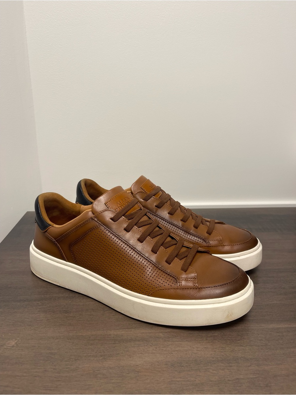 Allen Edmonds Men’s Brown Leather Sneakers Size 10 D Perforated Low Top
